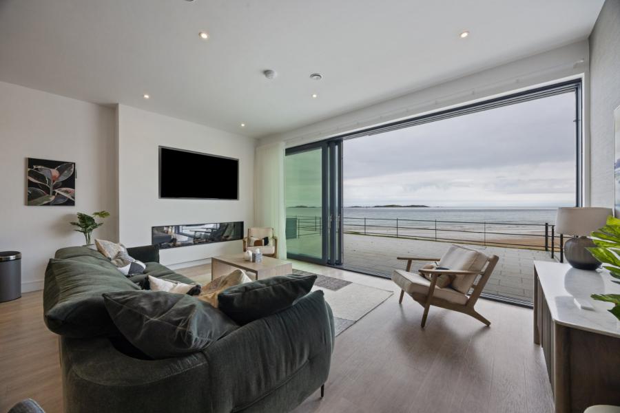 55A, Causeway Street