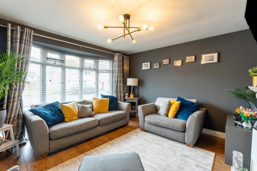 11 Longfield Gardens