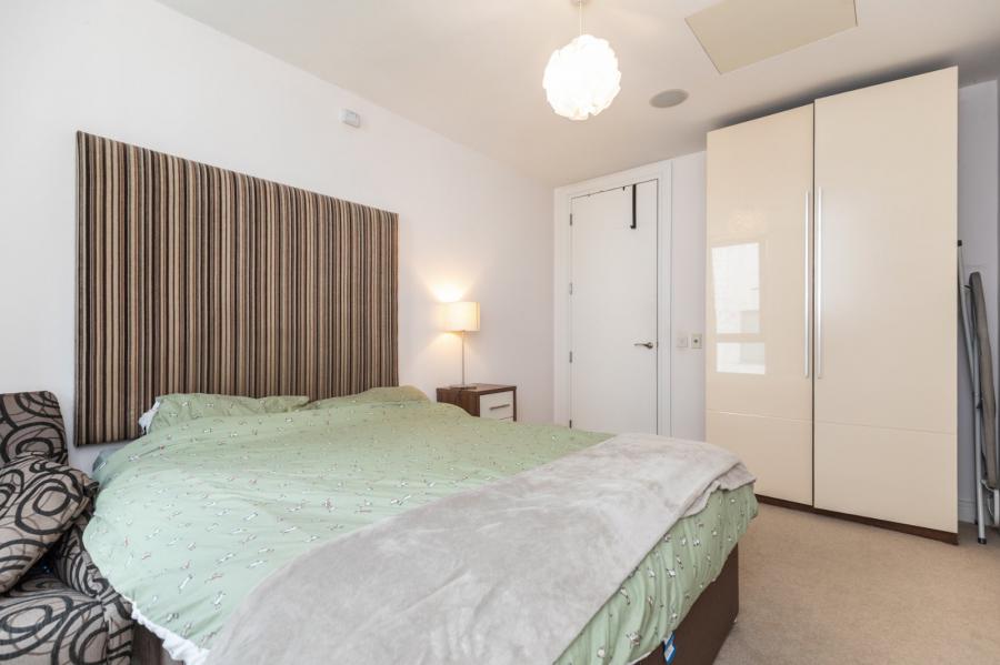 Apartment 5.30, The Arc, 2E Queens Road