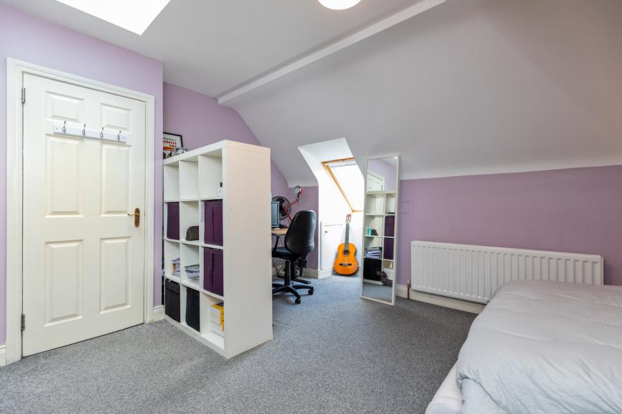 8 Willowbank Manor