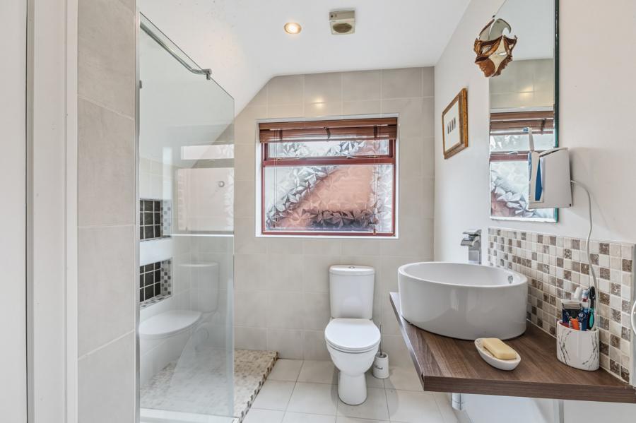 Flat 6 Brent Lodge, 58 Marlborough Park South Flat 6 Brent Lodge, 58 Marlborough Park South