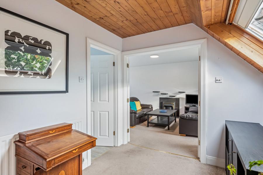 Flat 6 Brent Lodge, 58 Marlborough Park South Flat 6 Brent Lodge, 58 Marlborough Park South