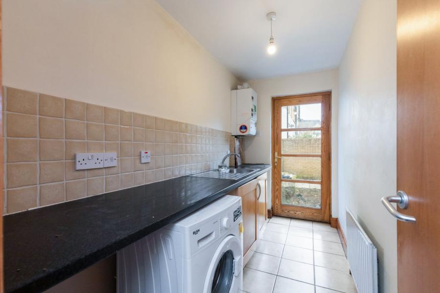 2 Oakleigh Park