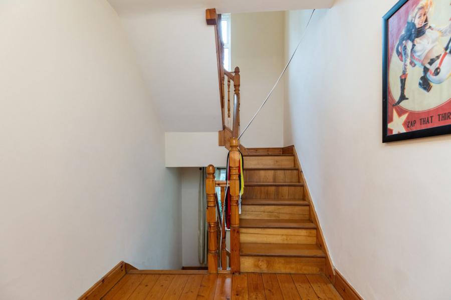 2 Oakleigh Park