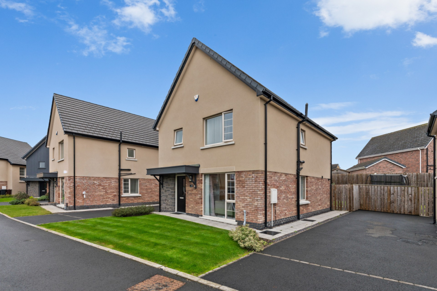15 Woodbrook Grove