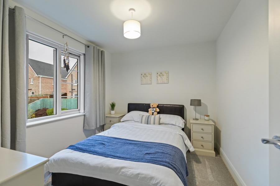 15 Woodbrook Grove