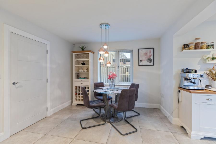 15 Woodbrook Grove