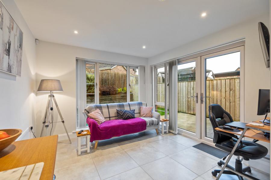 15 Woodbrook Grove