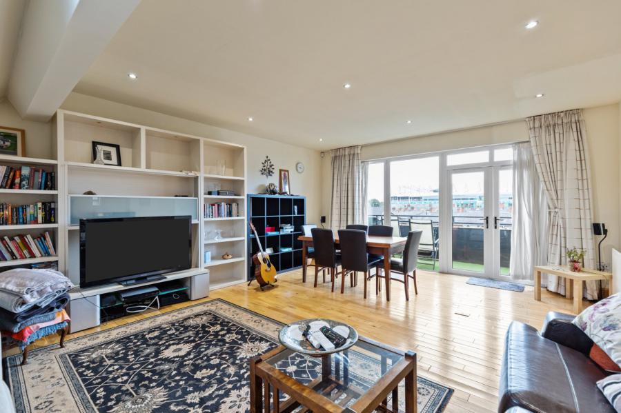 Apartment 12, 83 Lower Windsor Avenue