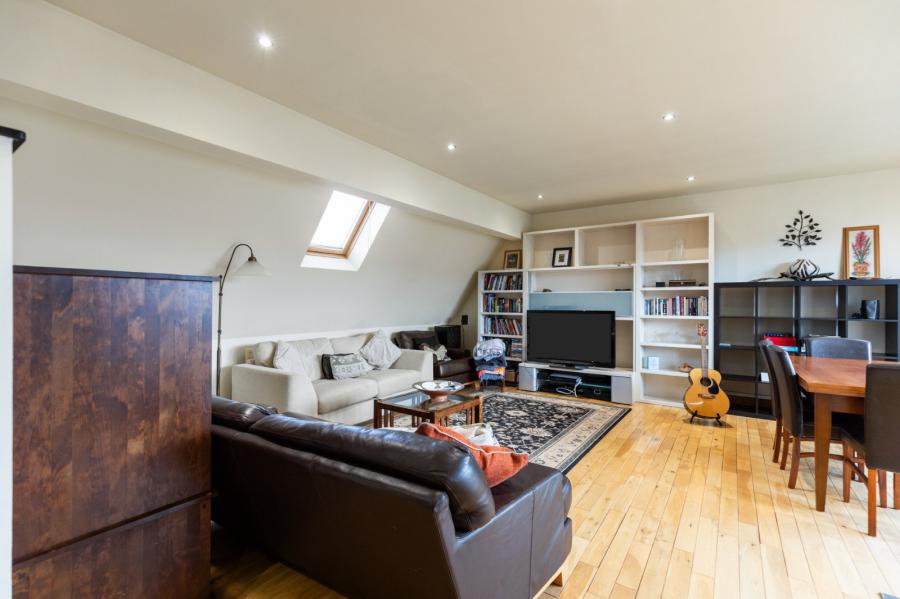 Apartment 12, 83 Lower Windsor Avenue