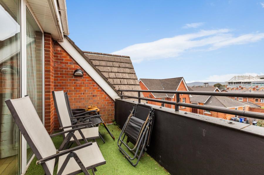 Apartment 12, 83 Lower Windsor Avenue