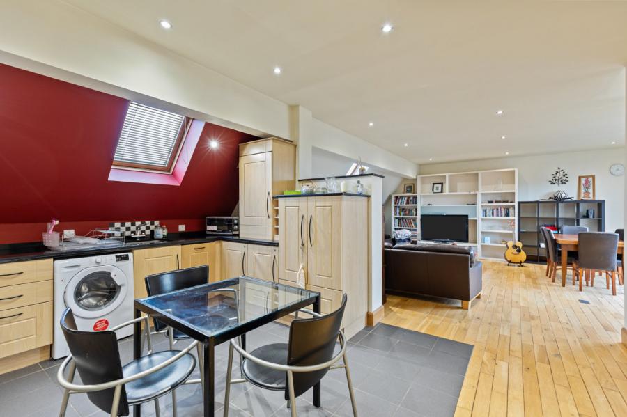 Apartment 12, 83 Lower Windsor Avenue