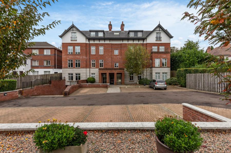 1 Deramore Park South