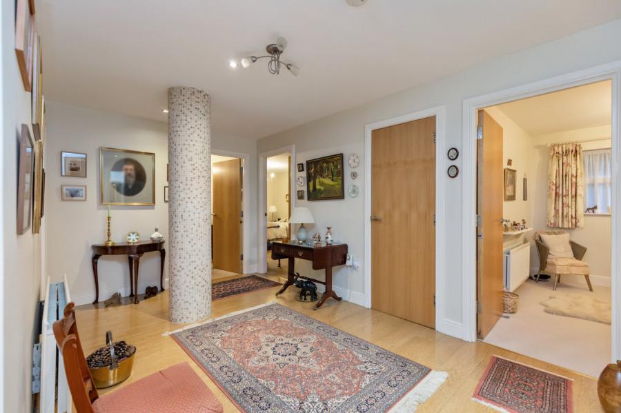 Apartment 2, 1 Deramore Park South