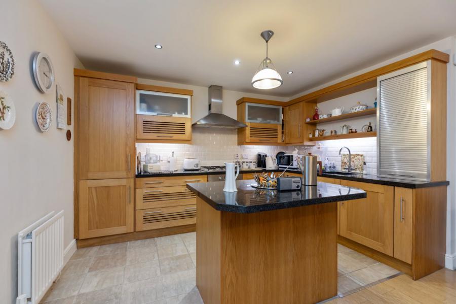 Apartment 2, 1 Deramore Park South