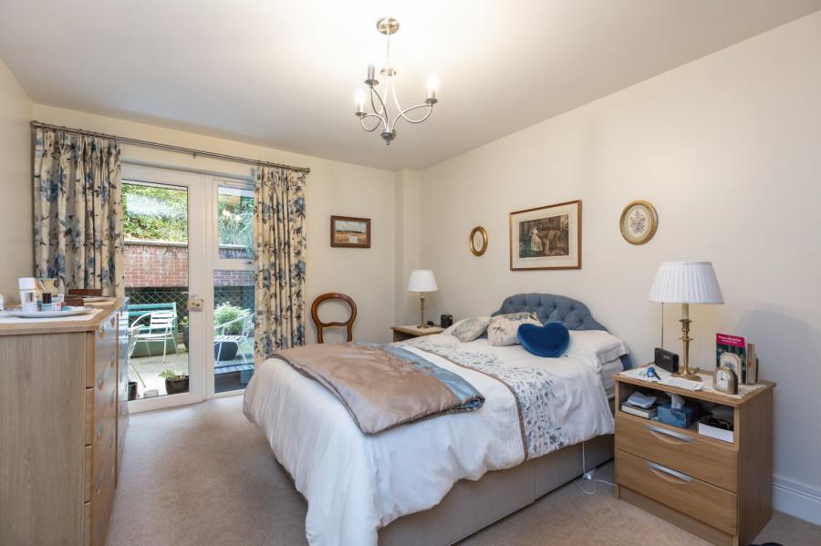 Apartment 2, 1 Deramore Park South