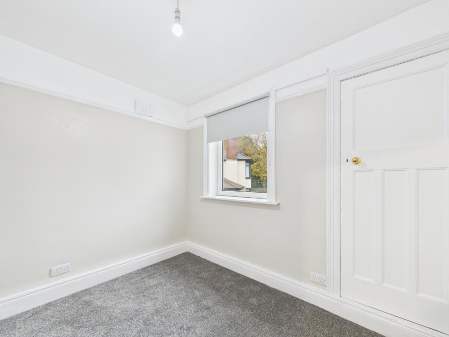 4 Holland Park