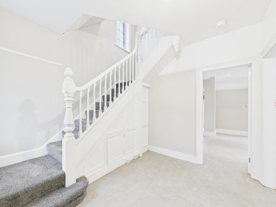 4 Holland Park