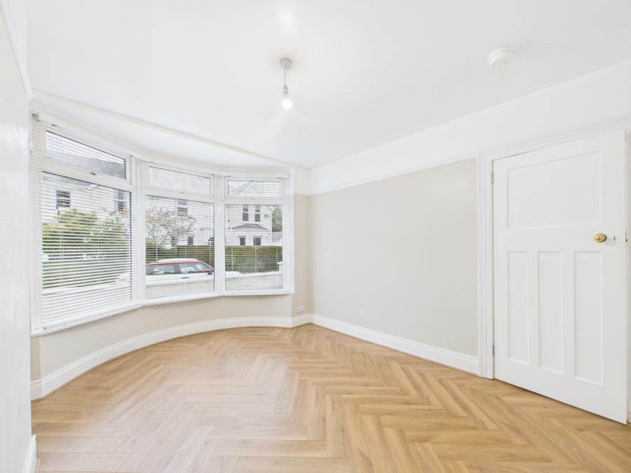 4 Holland Park