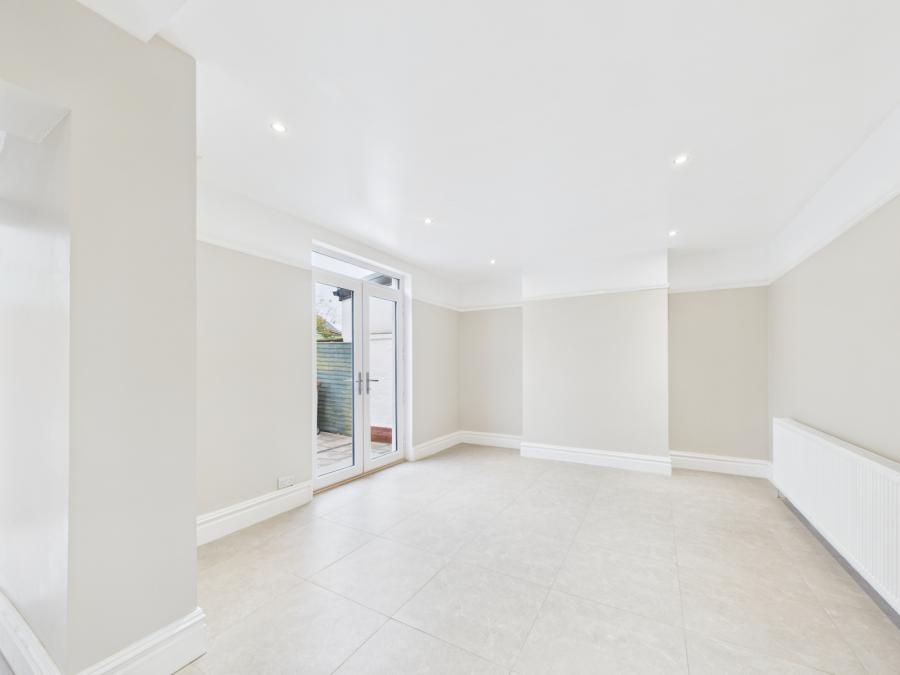 4 Holland Park