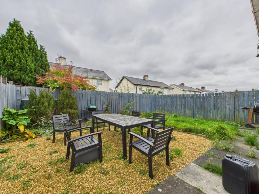 22 Rosebery Gardens