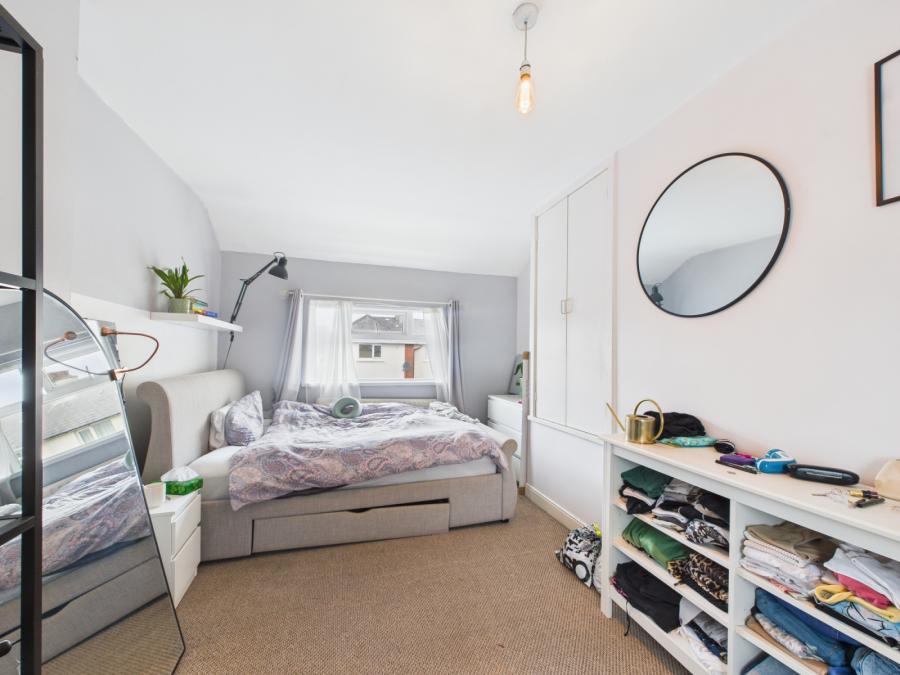 22 Rosebery Gardens