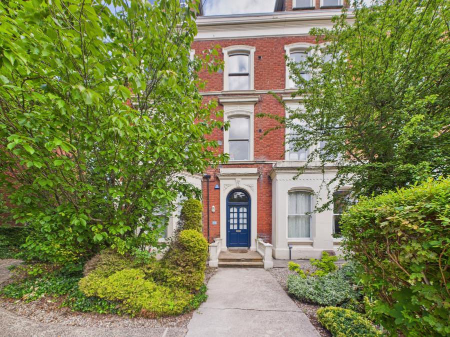 Flat 8 L'Academie, 14 College Gardens Flat 8 L'Academie, 14 College Gardens