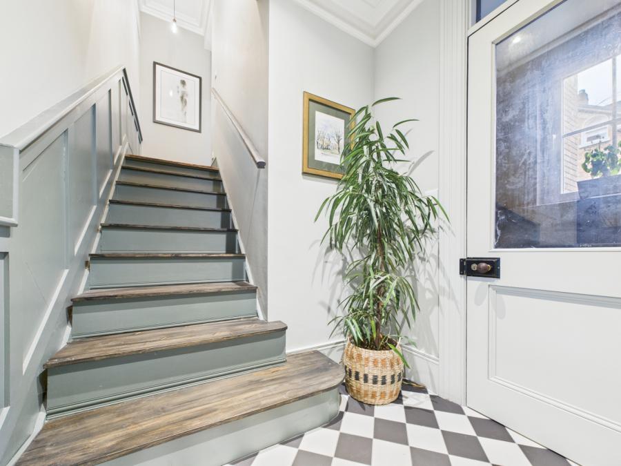 Flat 8 L'Academie, 14 College Gardens Flat 8 L'Academie, 14 College Gardens