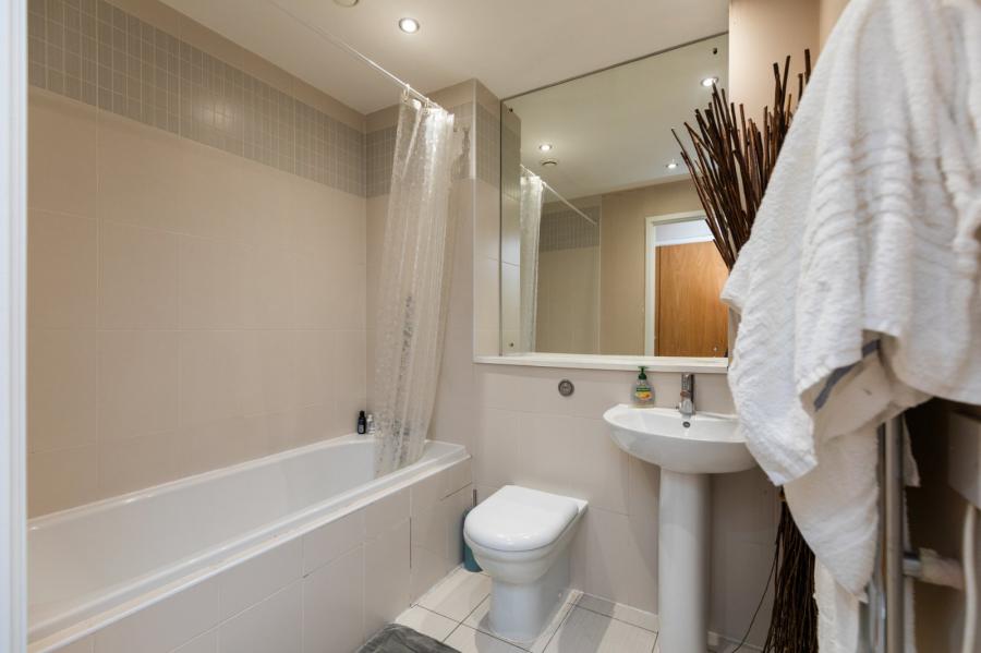 Apartment 18.7 Obel, 62 Donegall Quay