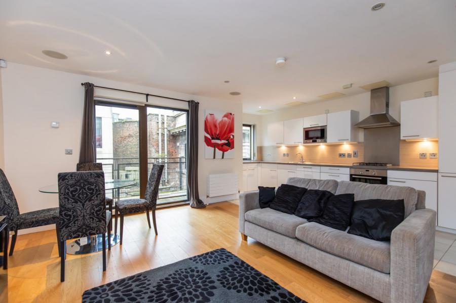 15 Custom House Residence, 2 Ulster Street