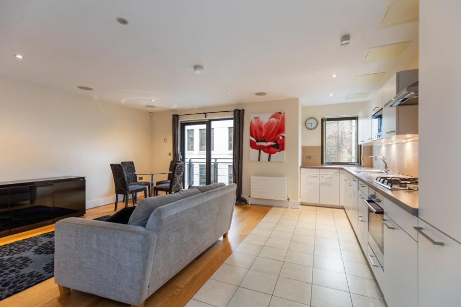 15 Custom House Residence, 2 Ulster Street