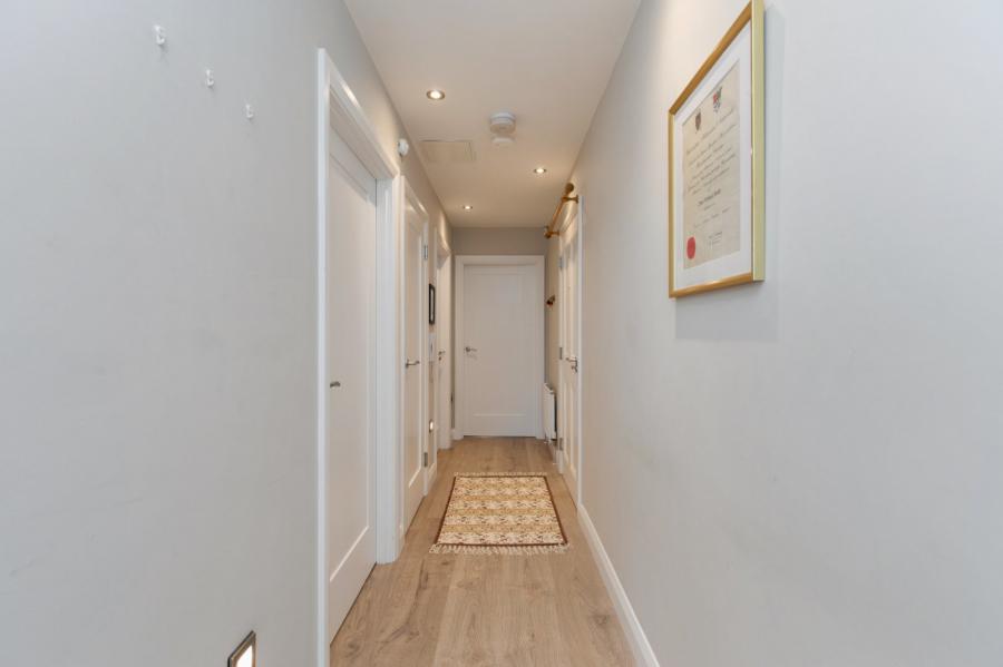 Apartment 5, 49 Ulsterville Avenue