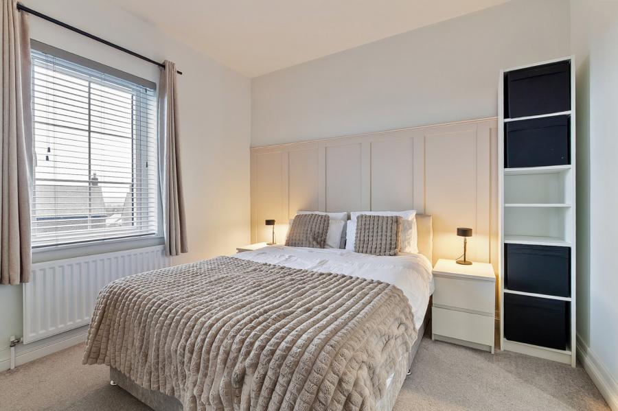 17 Charlestown Hall Gardens