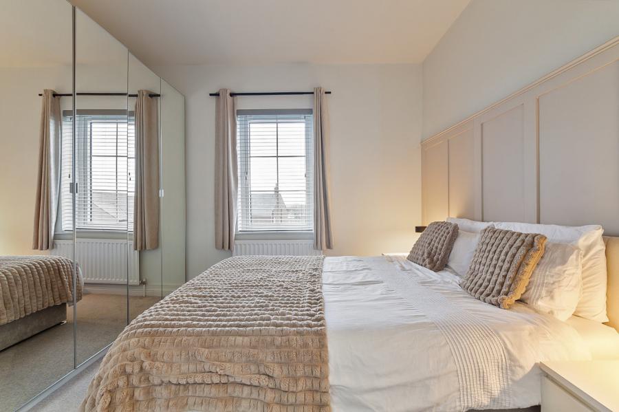 17 Charlestown Hall Gardens