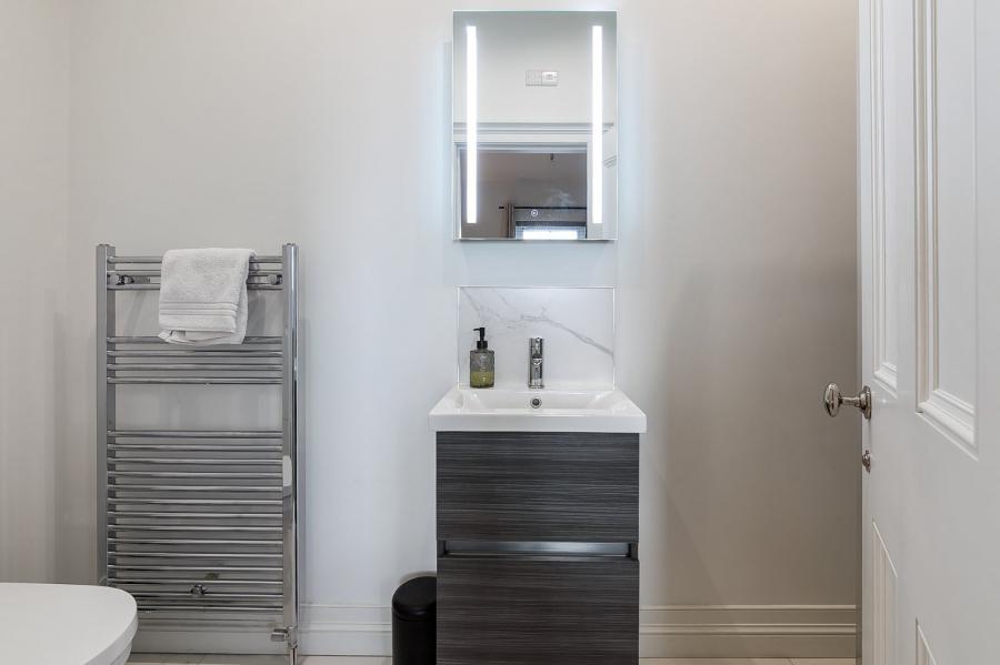 17 Charlestown Hall Gardens