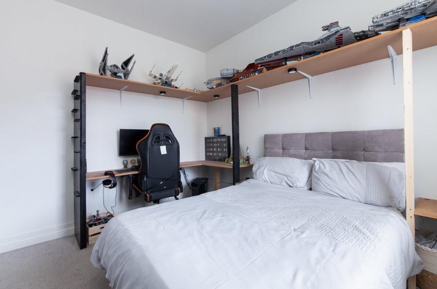 17 Charlestown Hall Gardens