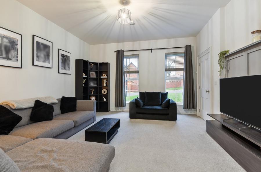 17 Charlestown Hall Gardens