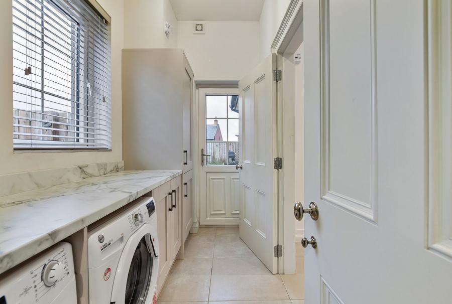 17 Charlestown Hall Gardens