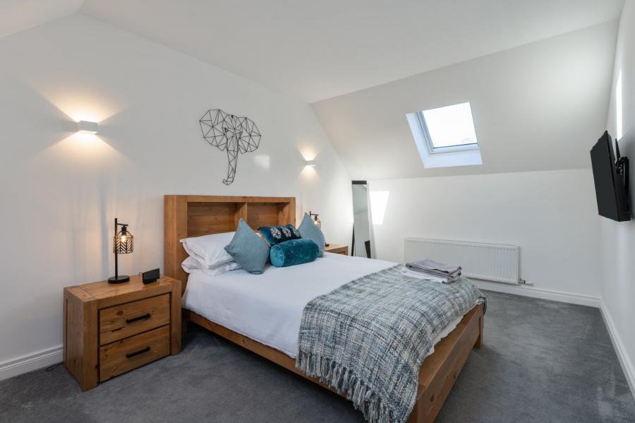 Penthouse, 45 Newforge Lane