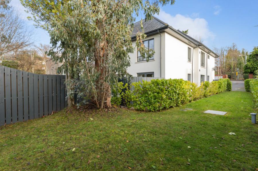 Penthouse, 45 Newforge Lane