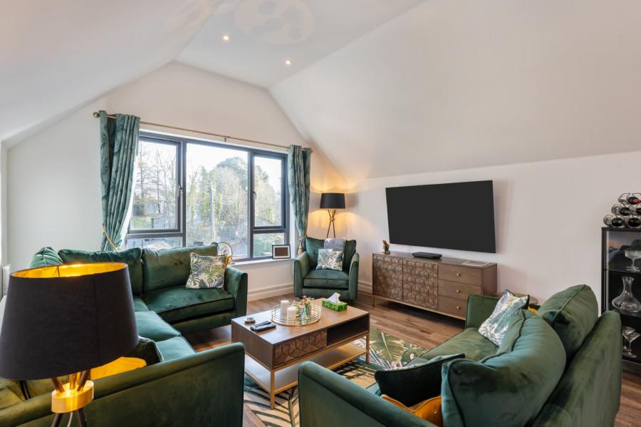 Penthouse, 45 Newforge Lane