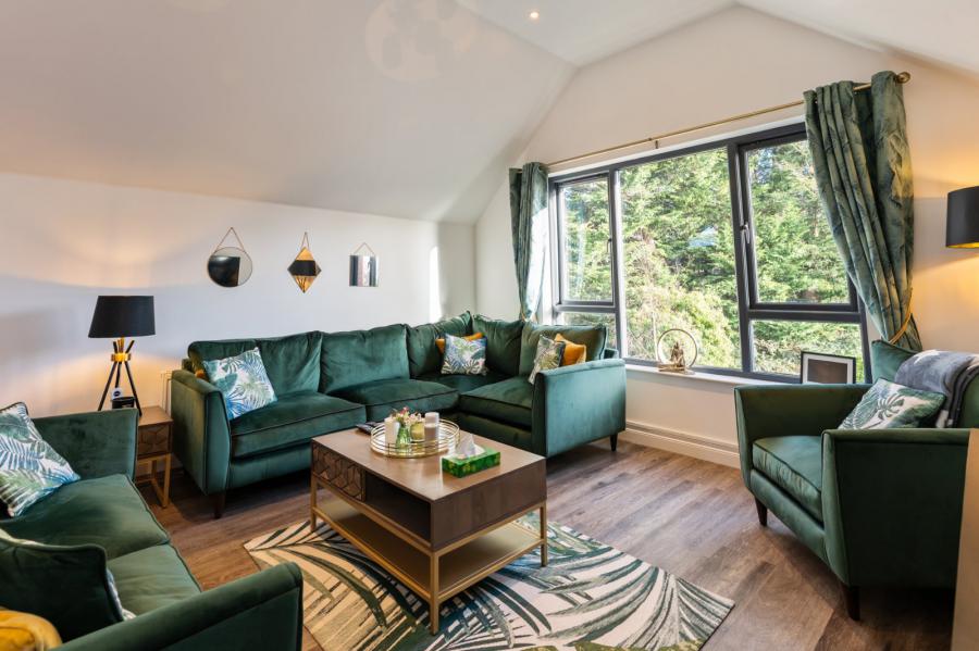 Penthouse, 45 Newforge Lane