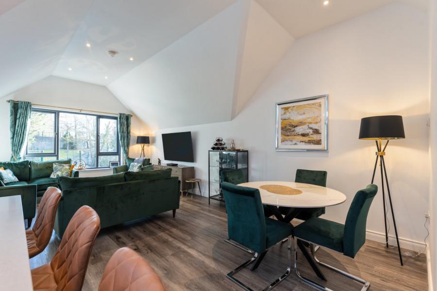 Penthouse, 45 Newforge Lane