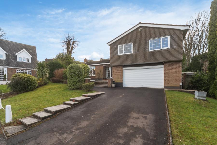 23 Deramore Park South