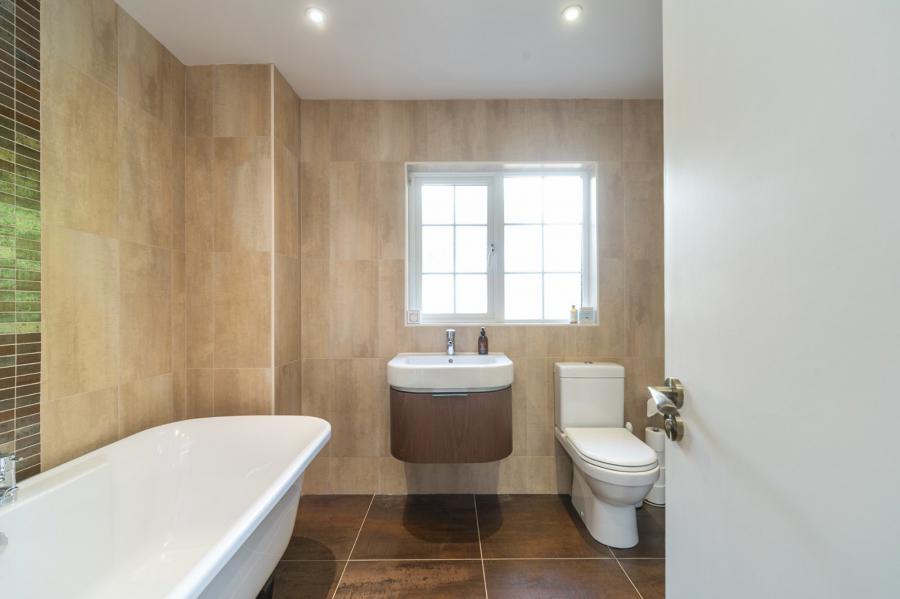 23 Deramore Park South