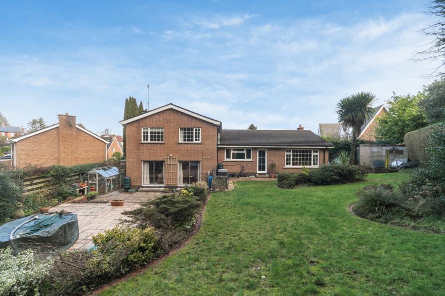 23 Deramore Park South