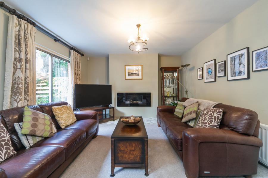 23 Deramore Park South