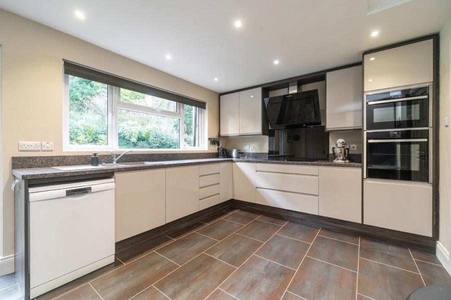 23 Deramore Park South