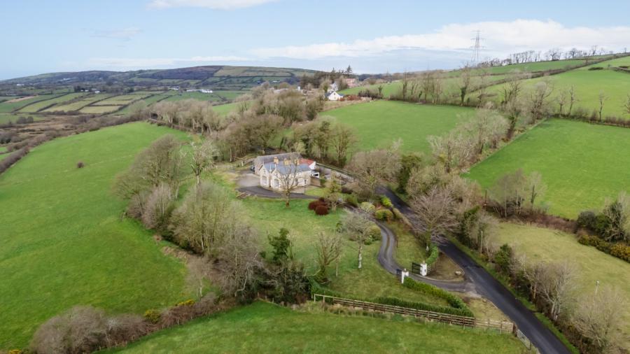 18 Ballyhanedin Road, Feeny, Londonderry, BT47 4TQ