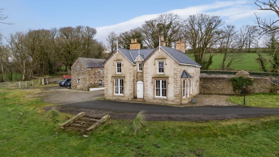 18 Ballyhanedin Road